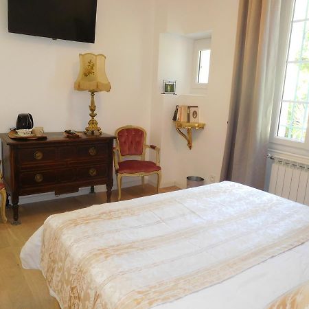 Villa Marguerite Йер Экстерьер фото
